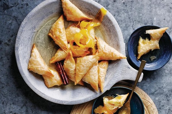 Greek semolina custard pastry (Galaktoboureko)