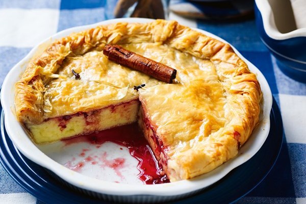 Greek semolina custard tart (Galaktoboureko)
