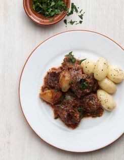 Greek spiced beef & onion stew