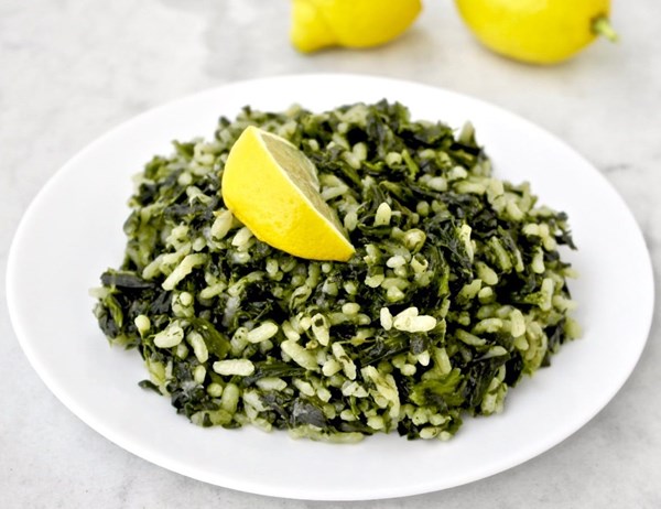 Greek spinach and rice (Spanakorizo)