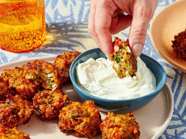 Greek tomato fritters (Ntomatokeftedes / ντοματοκεφτέδες)