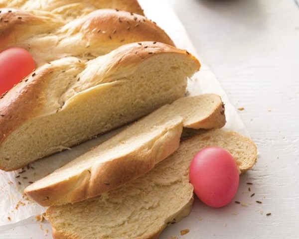 Greek tsoureki