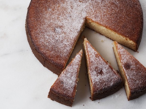 Greek yogurt cake (Bake the Book)