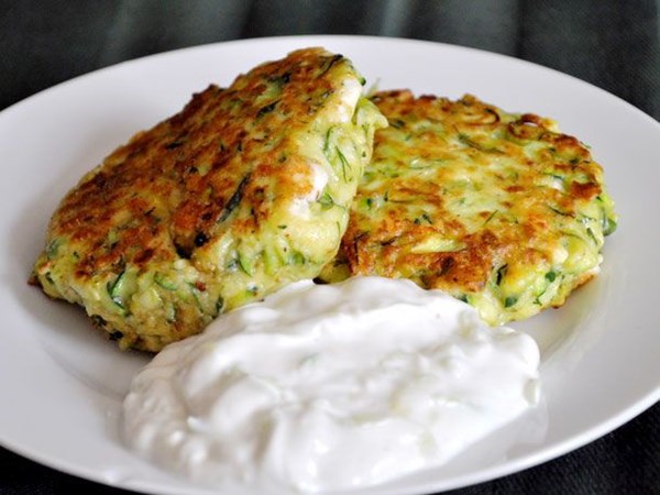 Greek zucchini fritters with tzatziki (Kolokithokeftedes)