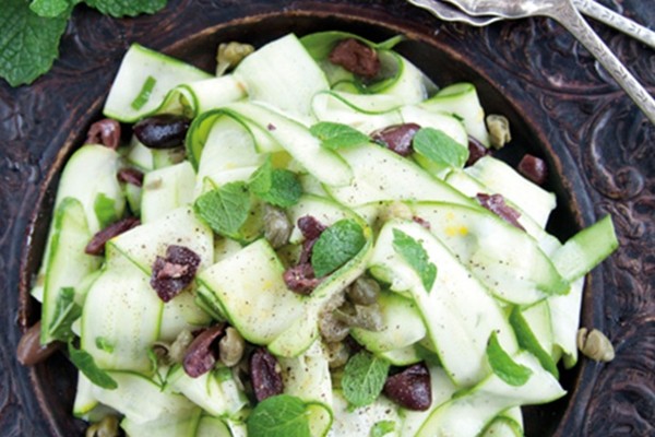 Greek zucchini salad