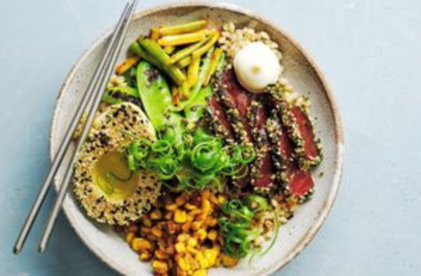 Green and gold tuna bowls