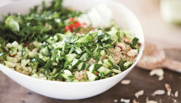 Green apple and macadamia quinoa