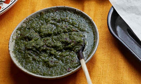 Green apple, coriander and mint chutney 
