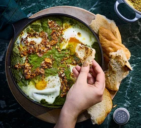 Green baked eggs