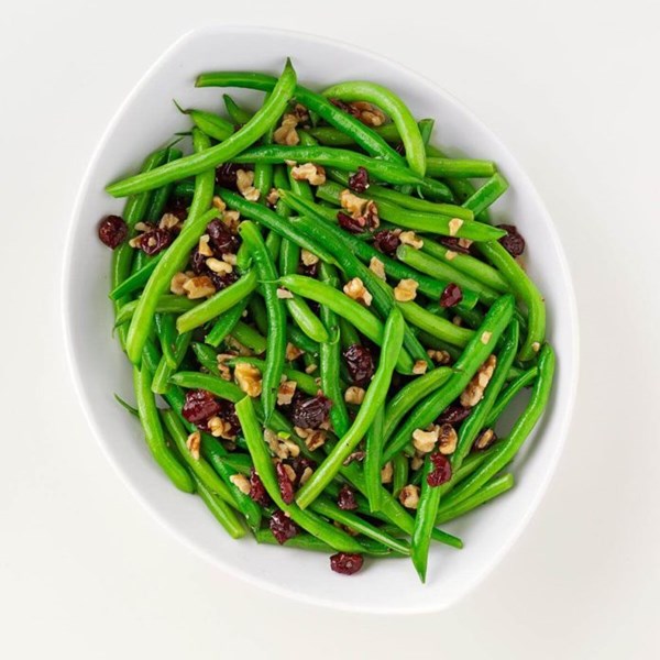 Green bean & walnut salad