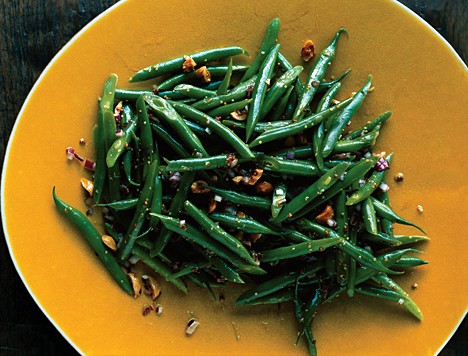 Green bean and hazelnut salad