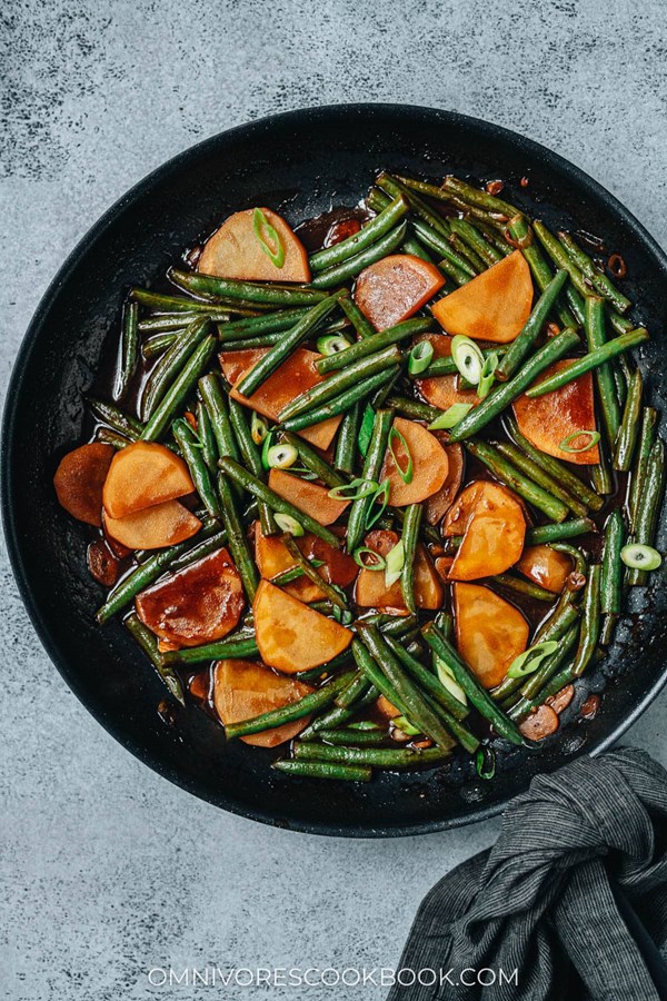 Green bean and potato stew (豆角炖土豆)