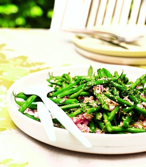 Green bean and sesame seed salad