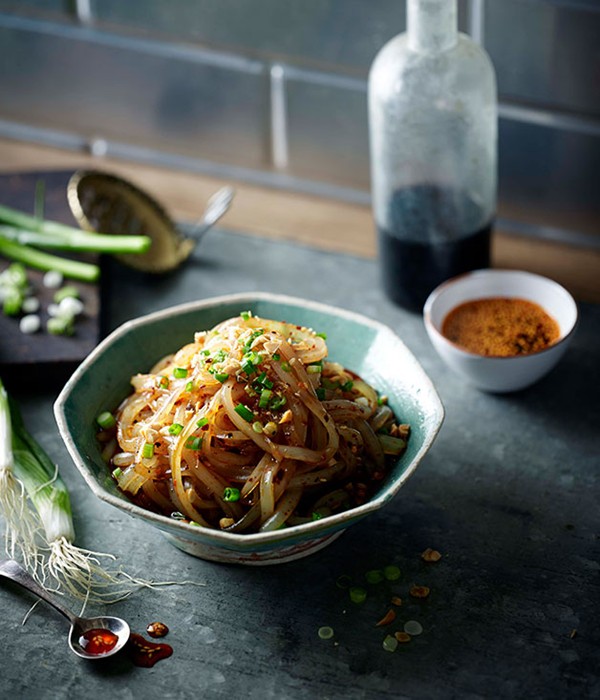 Green bean noodles with chilli oil and Sichuan pepper (Ma la liang fen)