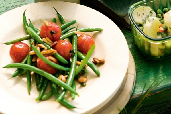 Green bean, roast tomato & almond salad