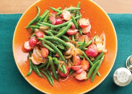 Green beans and radishes braised in orange juice