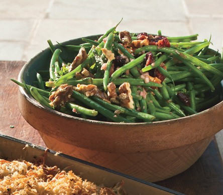 Green beans and walnuts with lemon vinaigrette