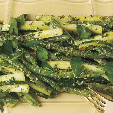 Green beans and zucchini with sauce verte