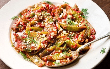 Green beans, cinnamon, tomato