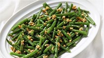 Green beans in ginger sauce (Jiangzhi jiangdou)