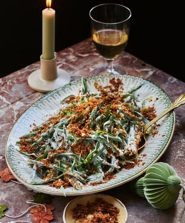 Green beans in jurot dressing with breadcrumbs