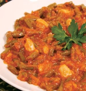 Green beans in tomato and olive oil (Loubi bi zeyt)
