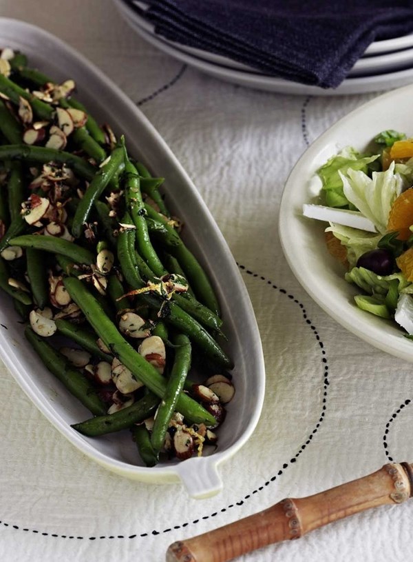 Green beans with almonds, parsley and lemon