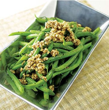 Green beans with buttered bread crumbs and almonds
