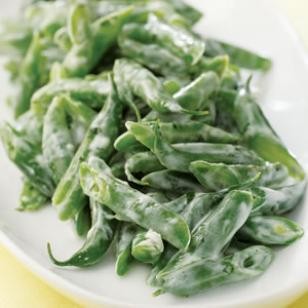 Green beans with creamy garlic dressing