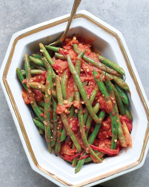Green beans with ginger and tomatoes