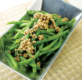 Green beans with hazelnuts and browned butter