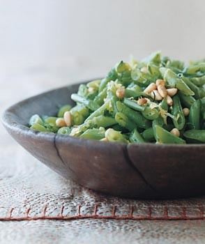 Green beans with lemon and pine nuts