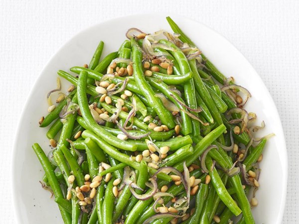 Green beans with pine nuts