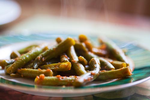 Green beans with salsa