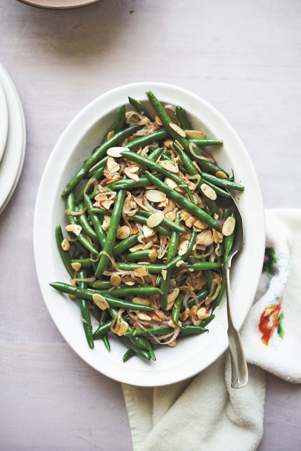 Green beans with toasted almonds
