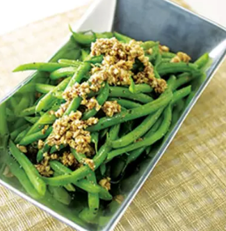 Green beans with toasted hazelnuts and browned butter