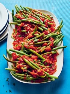Green beans with tomato and garlic