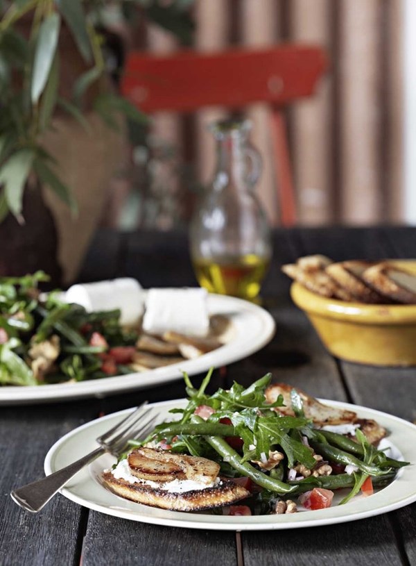 Green beans with warm pear and soft cheese toasts