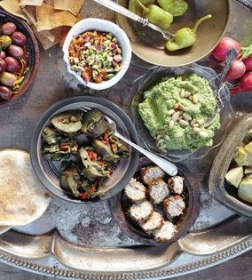 Green chickpea hummus