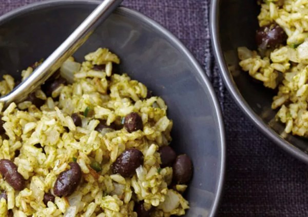 Green chile rice with black beans