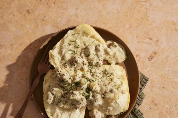 Green chile sausage gravy