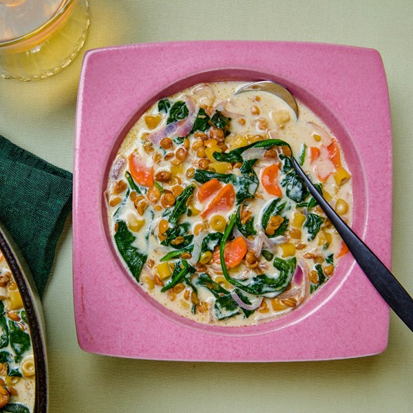 Green curry lentils and pasta 