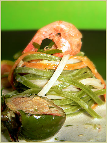 Green curry shrimp with 3 vegetable tagliatelles