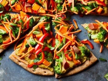 Green curry Thai pizza