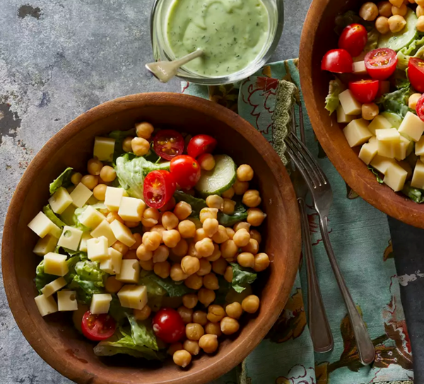 Green goddess salad with chickpeas