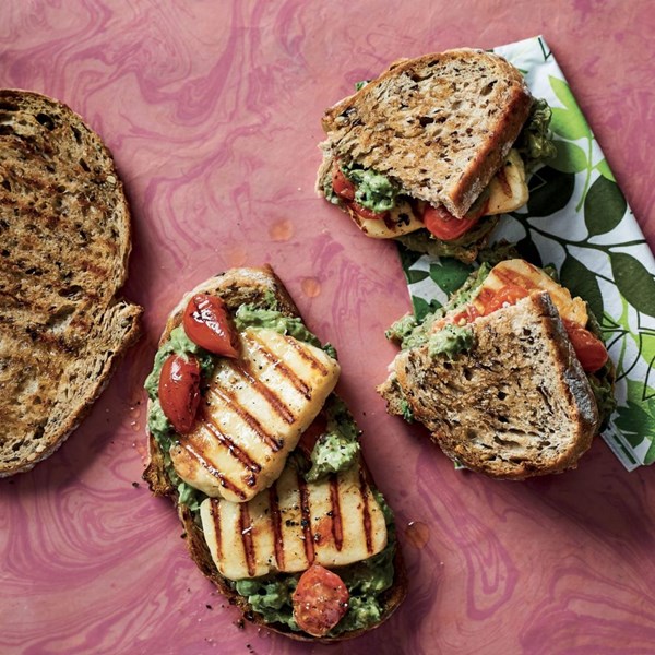 Green goddess sauce with halloumi [sandwich]