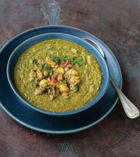 Green herb osh (Osh-e sabz-e Shirazi)
