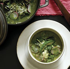 Green hominy soup with crab (Pozole verde con cangrejo)