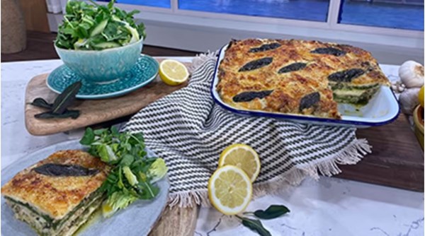 Green lasagne with a sage and walnut pesto (Lasagna verde con pesto di salvia e noce)