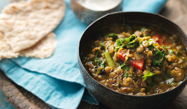 Green lentil curry with kale (Haray lentils aur kale)